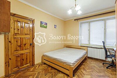 Киев, Белорусская ул., 36