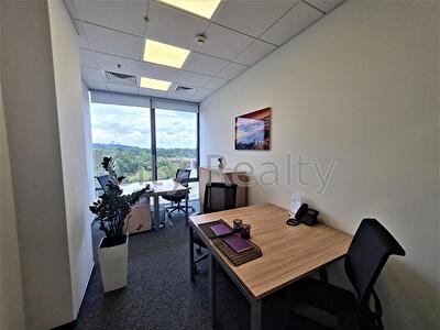 Павла Тычины просп., 1В