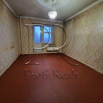 Киев, Чернобыльская ул., 18