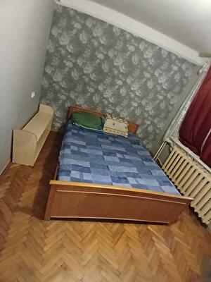 Київ, Верховної Ради бул., 25