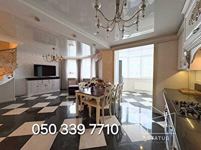 Київська обл., Києво-Святошинський район, с. Софіївська Борщагівка, Боголюбова вул., 16