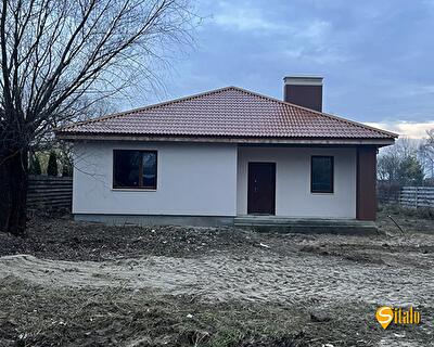 Київ, 1-а Озерна вул.