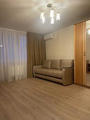 Владимира Маяковского просп., 70