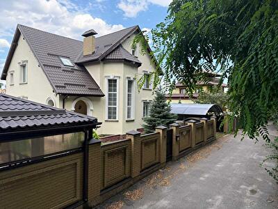 Київ, Максима Рильського вул.