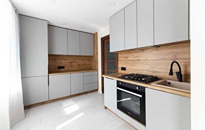 Київська обл., Києво-Святошинський район, с. Софіївська Борщагівка, Шкільний пров., 1А