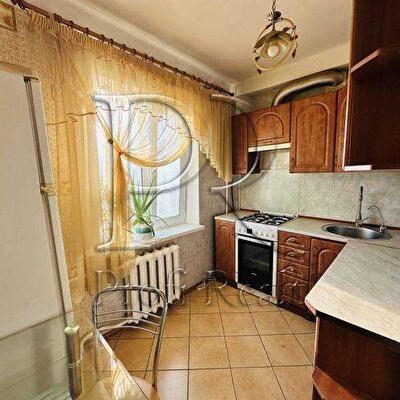 Киев, Сімї Сосніних, 8