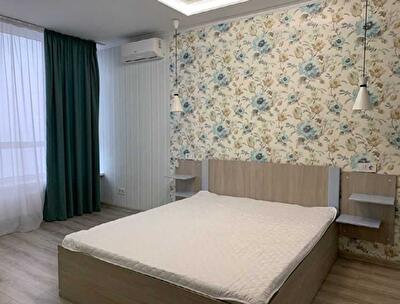 Київ, Маршала Конєва вул., 12