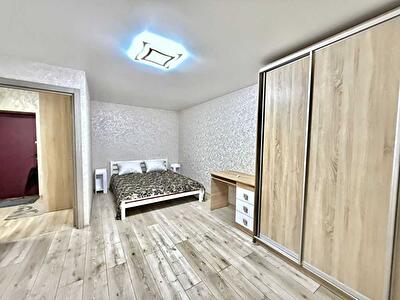 Київ, Райдужна вул., 13В