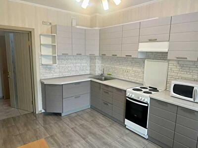 Київ, Нижньоключова вул., 14