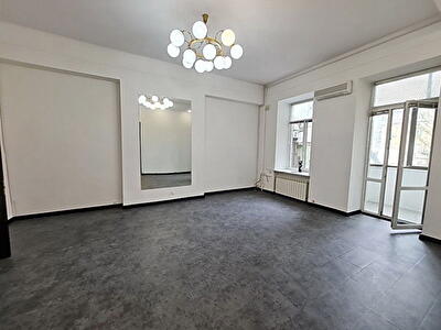 Київ, Велика Васильківська вул., 43/16