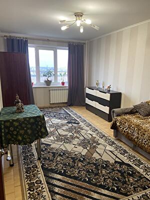 Київ, Санаторна вул., 18