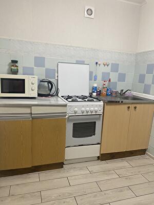 Київ, Маліновського 32б