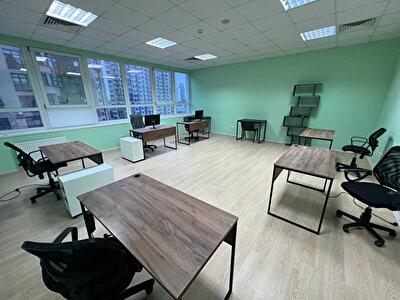 Київ, Євгена Коновальця вул., 36д