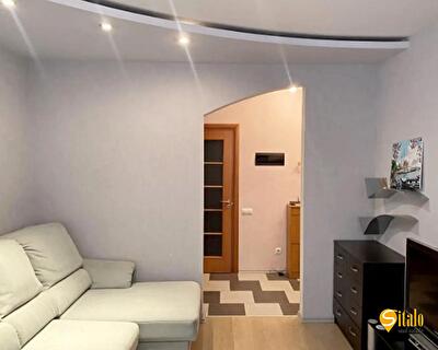 Киев, Верховинная ул., 37