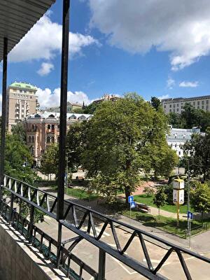 Київ, Заньковецької вул., 5/2