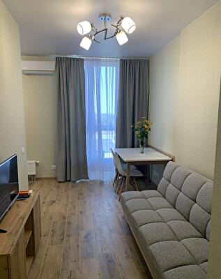 Києво-Святошинський район, смт Чабани, Одеське шосе, 6