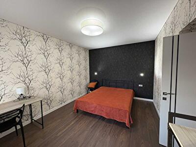 Академіка Вернадського бул., 24