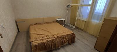 Київ, Чорнобильська вул., 12