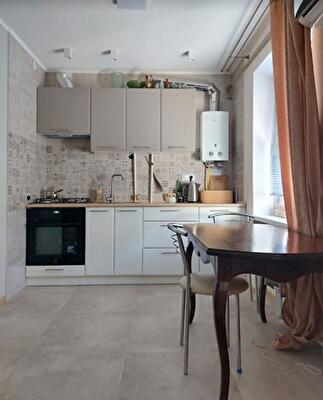 Олександра Поля просп.