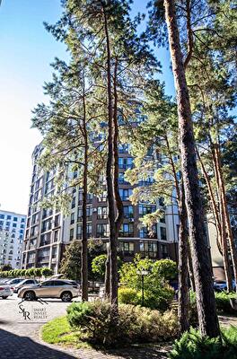 Київ, Радистів вул., 34