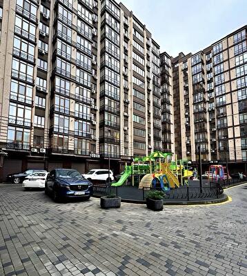 Дніпро, Володимира Антоновича вул.