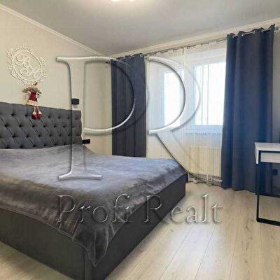 Київська обл., Києво-Святошинський район, с. Софіївська Борщагівка, Чубинського вул., 4