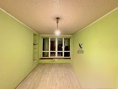 Київ, Мілютенка вул., 17А