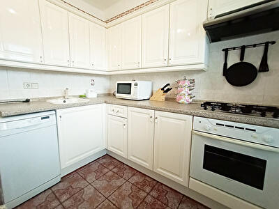 Митрополита Андрея Шептицкого ул., 24