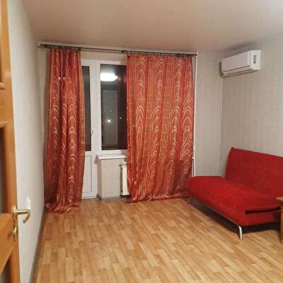 Павла Тичини просп., 9А