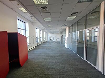 Киев, Новоконстантиновская ул., 18