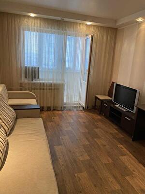 Феодосійська вул., 48/52