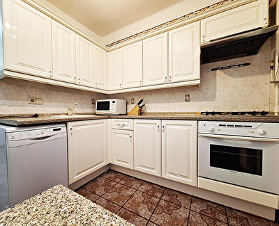 Митрополита Андрея Шептицького вул., 24