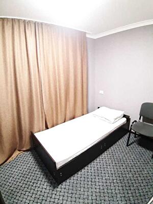 Академіка Туполєва вул., 16