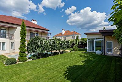 с. Михайловка-Рубежовка, Ясна, 4