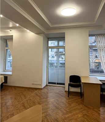 Київ, Велика Васильківська вул., 47