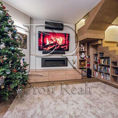 Київська обл., Києво-Святошинський район, с. Софіївська Борщагівка, Яблунева вул., 15