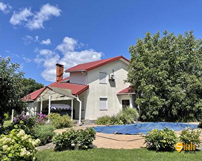 Киев, 12-я Луговая ул.