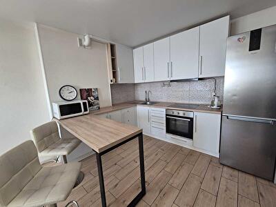 Академіка Глушкова просп., 101