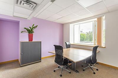 Киев, Шелковичная ул., 42/44