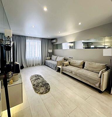 Дніпро, Новогодняя вул., 53