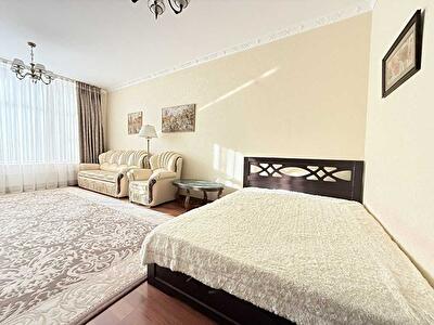 Київ, Парково-Сирецька вул., 4В