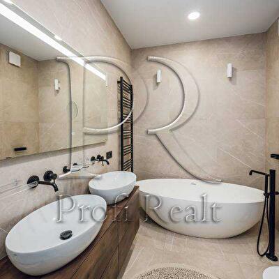 Киевская обл., Киево-Святошинский район, с. Софиевская Борщаговка, Яблоневая ул., 15