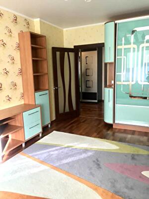 Київ, Анни Ахматової вул., 35А