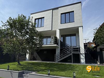 Київ, Листопадна вул.