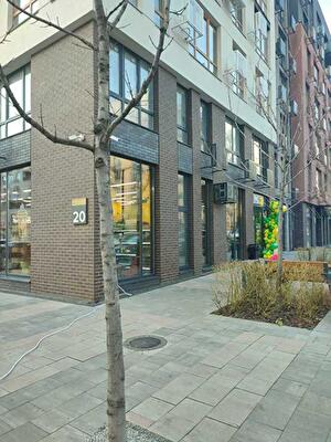 Київ, Салютна вул., 2