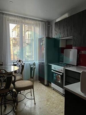 Дніпро, Дмитрія Яворницького просп., 46