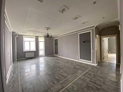 Київ, Лесі Українки бул., 7Б