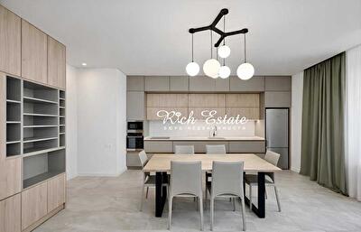 Киев, Академика Филатова ул., 2/1