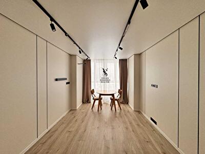 Михаила Максимовича ул., 32-б