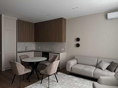 Київ, Василя Тютюнника вул., 39